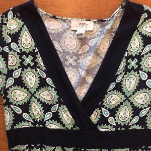 Ann Taylor Loft Patterned Cotton/Knit top navy Green White